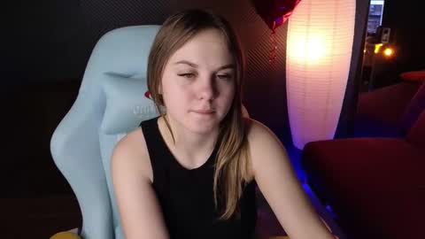 Snapshot of dyna_bae chatting on 03.11.25 Dyna online show from 03.11.25