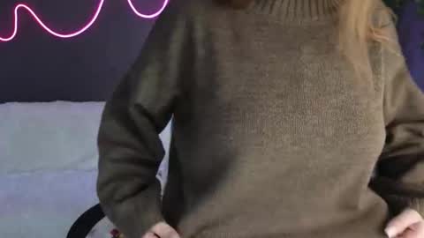 Snapshot of dyna_bae chatting on 10.04.25 Dyna online show from 10.04.25