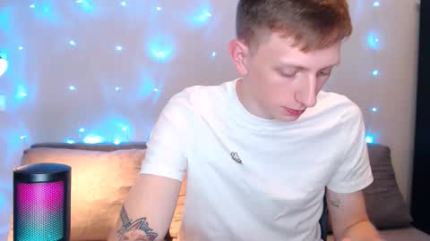 Snapshot of dyrinda chatting on 09.11.25 Julia and Dima online show from 09.11.25