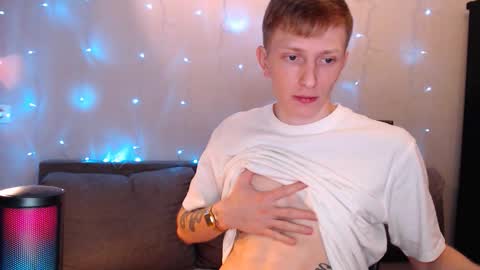 Snapshot of dyrinda chatting on 09.21.25 Julia and Dima online show from 09.21.25