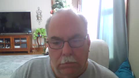 Snapshot of earl52 chatting on 12.03.24 earl52 online show from 12.03.24