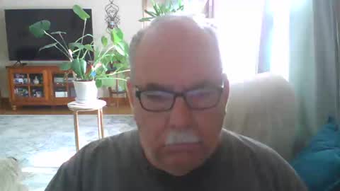 Snapshot of earl52 chatting on 09.11.25 earl52 online show from 09.11.25