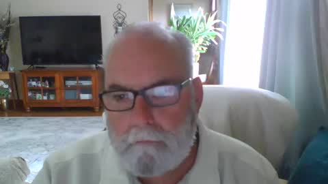 Snapshot of earl52 chatting on 05.03.26 earl52 online show from 05.03.26
