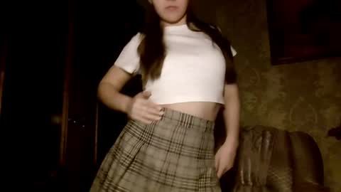 Yuni online show from 04.11.26