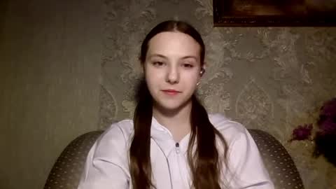 Yuni online show from 04.14.26