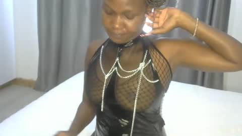 Snapshot of east_queen chatting on 01.03.25 east_queen online show from 01.03.25