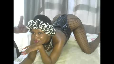 Snapshot of east_queen chatting on 02.23.25 east_queen online show from 02.23.25