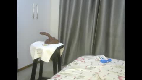 Snapshot of east_queen chatting on 02.23.25 east_queen online show from 02.23.25