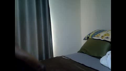 Snapshot of east_queen chatting on 11.08.25 east_queen online show from 11.08.25