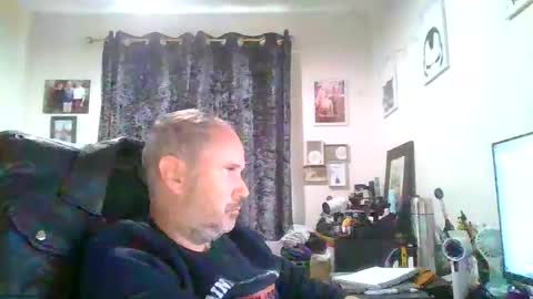 Snapshot of eastmidssoul chatting on 10.23.25 eastmidssoul online show from 10.23.25