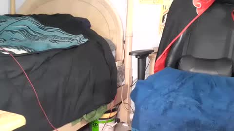 TWITTER   INSTAGRAM    easybreezy20   ONLINE 1230 AM TO 7AM online show from 12.15.24