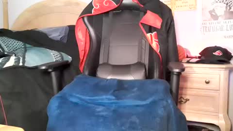 TWITTER   INSTAGRAM    easybreezy20   ONLINE 1230 AM TO 7AM online show from 12.25.24