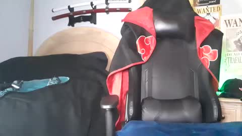 TWITTER   INSTAGRAM    easybreezy20   ONLINE 1230 AM TO 7AM online show from 02.15.25