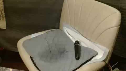 Snapshot of eatme_six9 chatting on 11.09.25 Six online show from 11.09.25