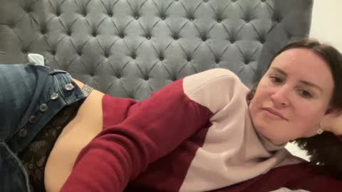 Nadia Ferreira  online show from 12.03.24