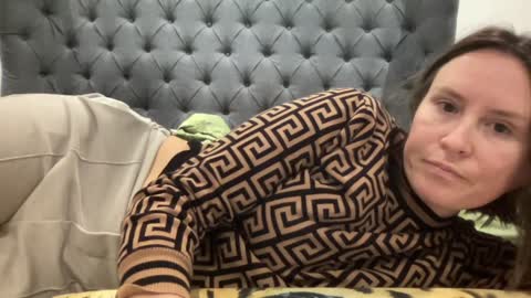 Nadia Ferreira  online show from 12.08.24