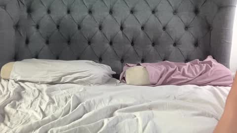 Nadia Ferreira  online show from 01.07.25