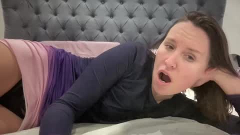 Nadia Ferreira  online show from 02.10.25