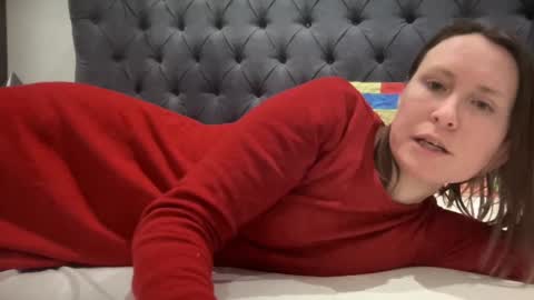 Nadia Ferreira  online show from 02.13.25