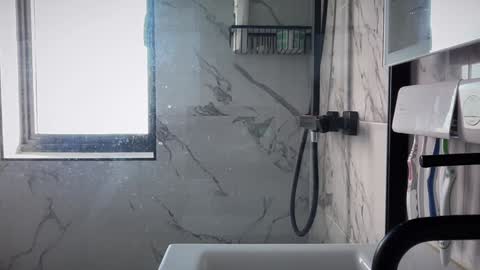 Nadia Ferreira  online show from 03.04.25