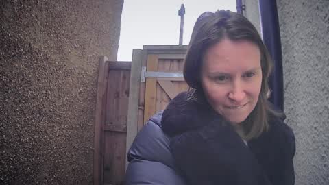 Nadia Ferreira  online show from 02.12.26