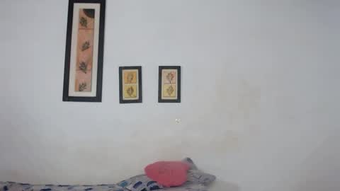 Laraand Drake online show from 02.15.25