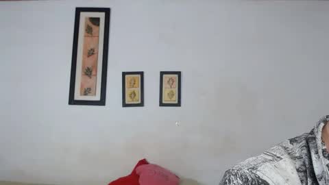 Laraand Drake online show from 02.24.25