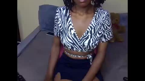 Snapshot of eboniana chatting on 01.20.25 eboniana online show from 01.20.25