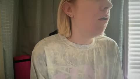 Snapshot of ebony8ivory chatting on 10.22.25 americnbarbie online show from 10.22.25