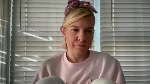 Snapshot of ebony8ivory chatting on 10.31.25 americnbarbie online show from 10.31.25