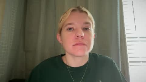 Snapshot of ebony8ivory chatting on 11.09.25 americnbarbie online show from 11.09.25