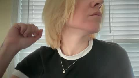 Snapshot of ebony8ivory chatting on 11.14.25 americnbarbie online show from 11.14.25