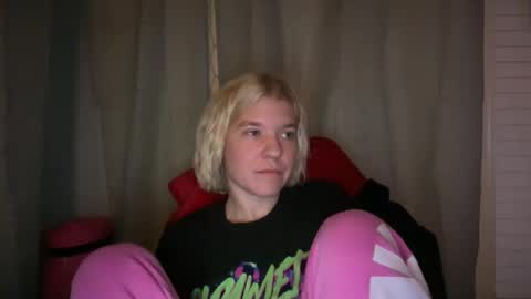 Snapshot of ebony8ivory chatting on 11.24.25 americnbarbie online show from 11.24.25