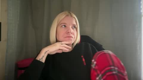 Snapshot of ebony8ivory chatting on 12.14.25 americnbarbie online show from 12.14.25