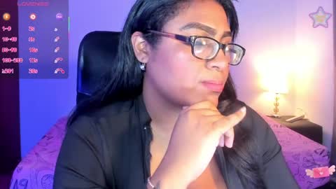 Snapshot of ebony__queen2 chatting on 04.26.26 ebony__queen2 online show from 04.26.26