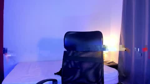 Snapshot of ebony__queen2 chatting on 05.02.26 ebony__queen2 online show from 05.02.26
