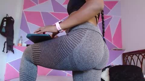 Snapshot of ebony_alika chatting on 02.10.25 Alika Ashanti online show from 02.10.25