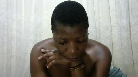 Snapshot of ebony_candy1998 chatting on 11.21.25 ebony_candy1998 online show from 11.21.25