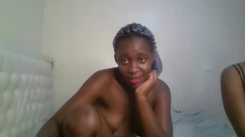 Snapshot of ebony_doll11 chatting on 11.14.25 melons online show from 11.14.25