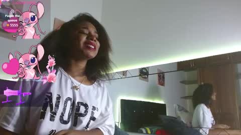 Snapshot of ebony_joness2 chatting on 09.21.25 maria online show from 09.21.25