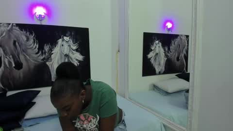 Snapshot of ebony_katterin chatting on 01.20.25 ebony_katterin online show from 01.20.25