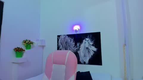 Snapshot of ebony_katterin chatting on 02.05.25 ebony_katterin online show from 02.05.25