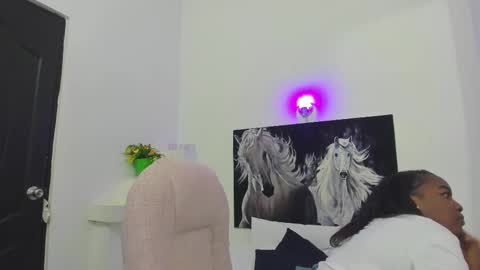 Snapshot of ebony_katterin chatting on 02.20.25 ebony_katterin online show from 02.20.25