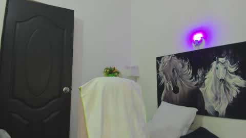 Snapshot of ebony_katterin chatting on 02.21.25 ebony_katterin online show from 02.21.25