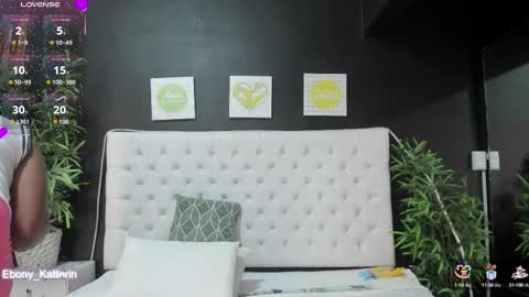 Snapshot of ebony_katterin chatting on 09.26.25 ebony_katterin online show from 09.26.25