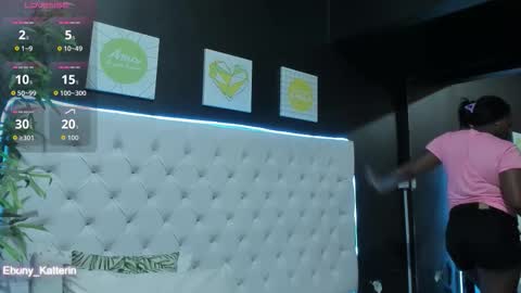 Snapshot of ebony_katterin chatting on 10.22.25 ebony_katterin online show from 10.22.25