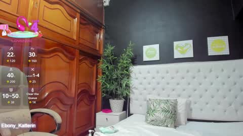 Snapshot of ebony_katterin chatting on 10.30.25 ebony_katterin online show from 10.30.25