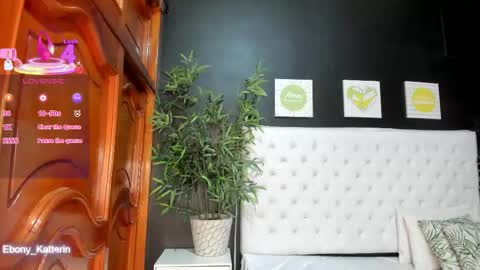 Snapshot of ebony_katterin chatting on 11.13.25 ebony_katterin online show from 11.13.25