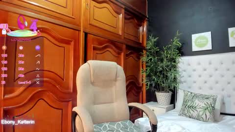 Snapshot of ebony_katterin chatting on 11.15.25 ebony_katterin online show from 11.15.25