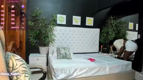 Snapshot of ebony_katterin chatting on 12.04.25 ebony_katterin online show from 12.04.25